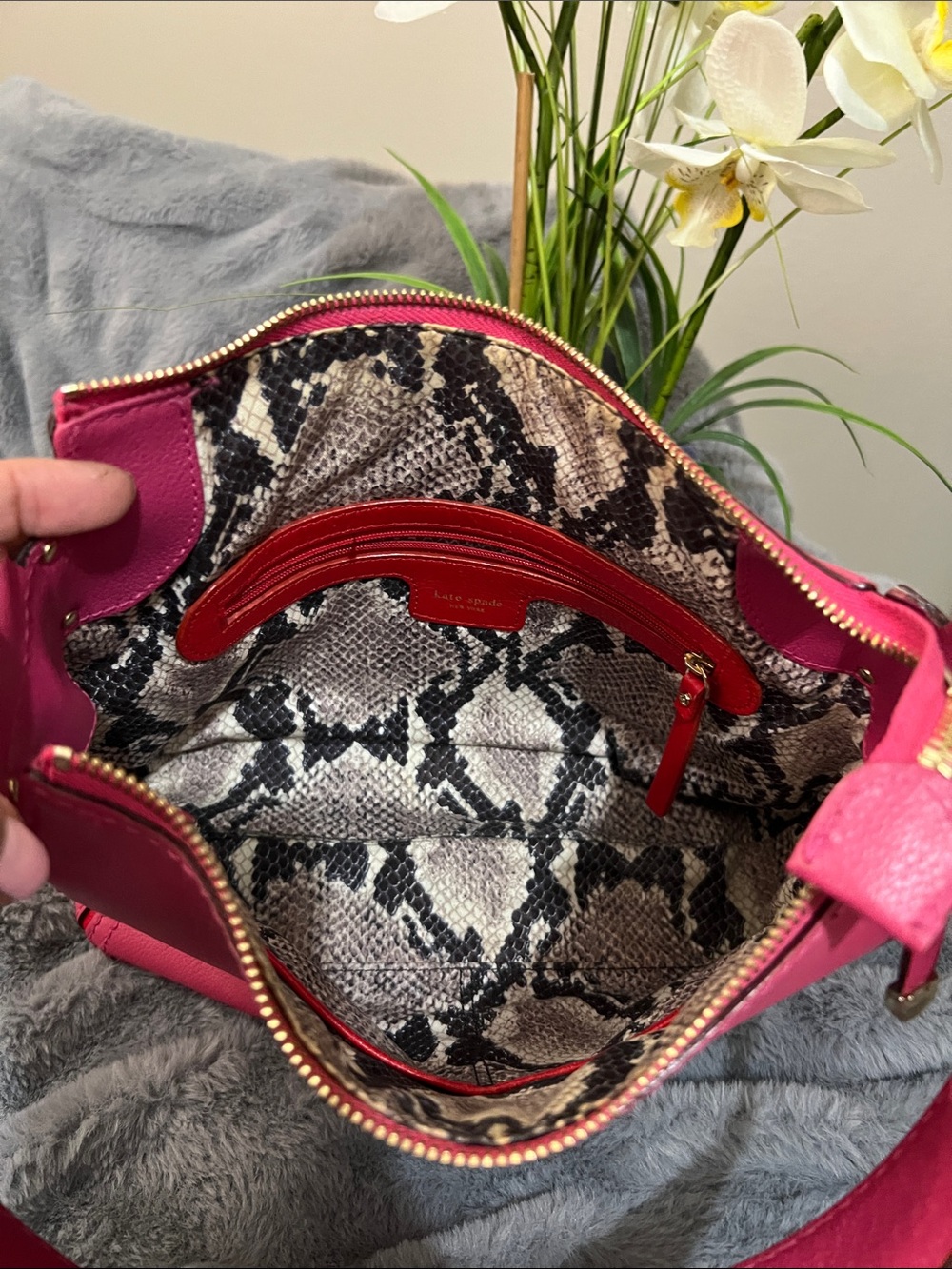 KATE SPADE Sadie Pink Leather Novelty Shoulder Bag with Parrot Painting EUC - Picture 8 of 9